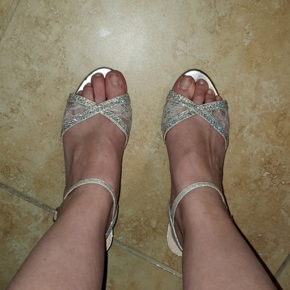 Shoes - Picture 7 of 8